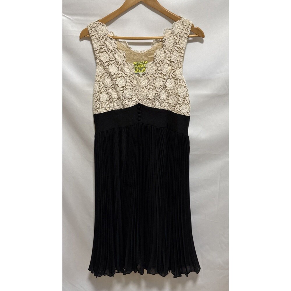 Anthropologie Floreat Dress Size 6  Cream Lace Black  Pleated cocktail party